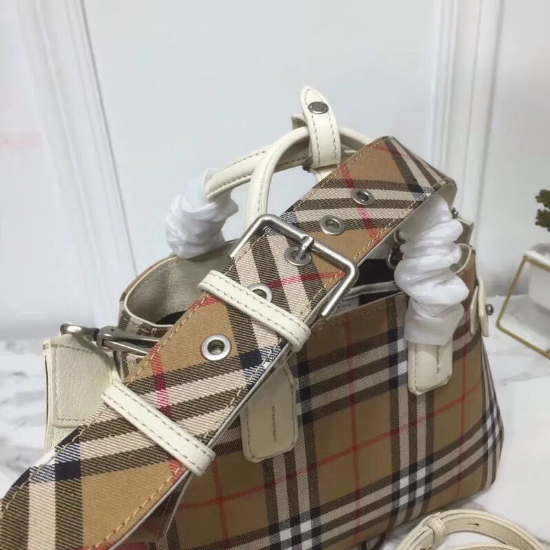 BB Small Banner Vintage Check And Tote White For Women, Women’s Bags 10.5in/26cm