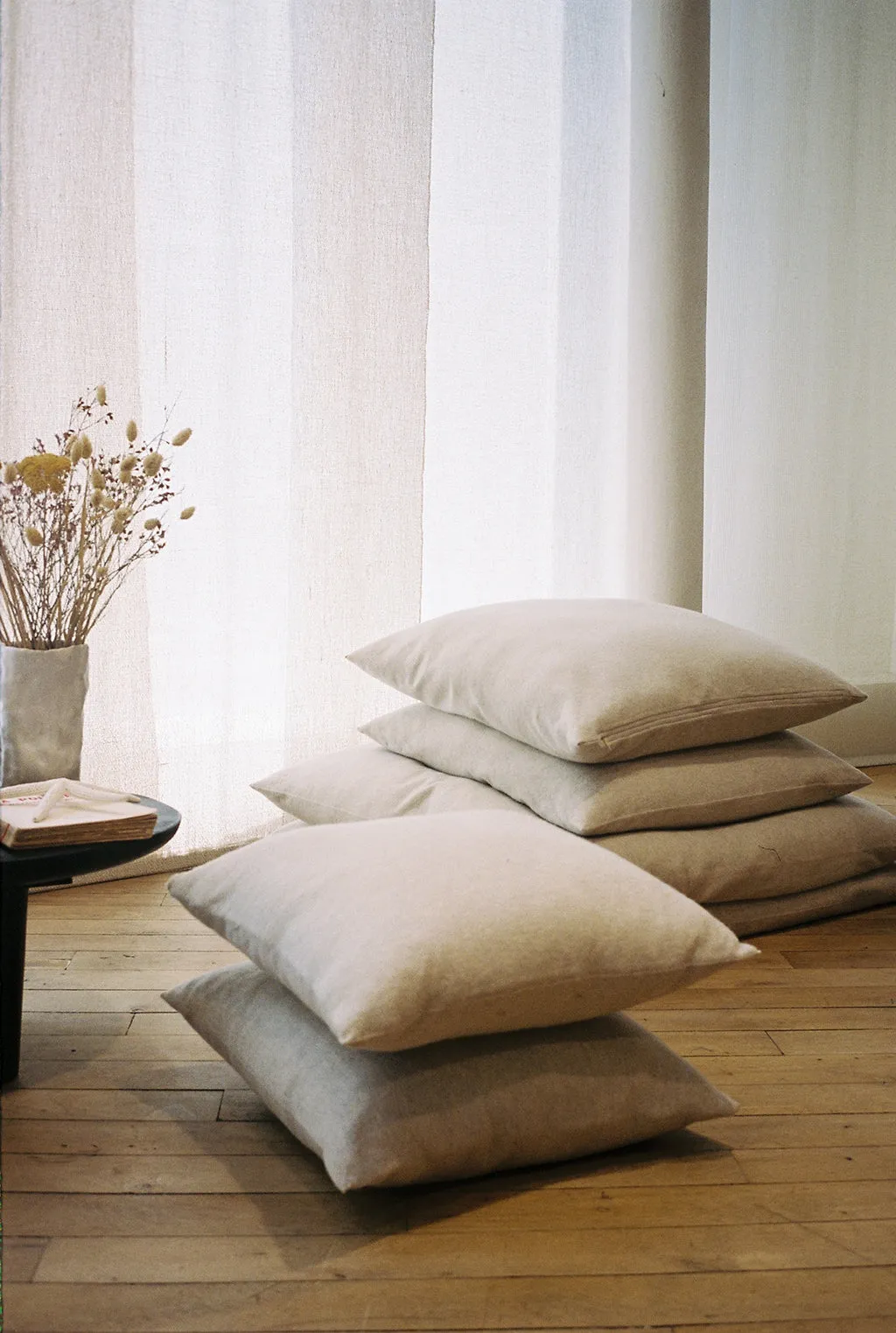 The LARGE CUSHION cashmere